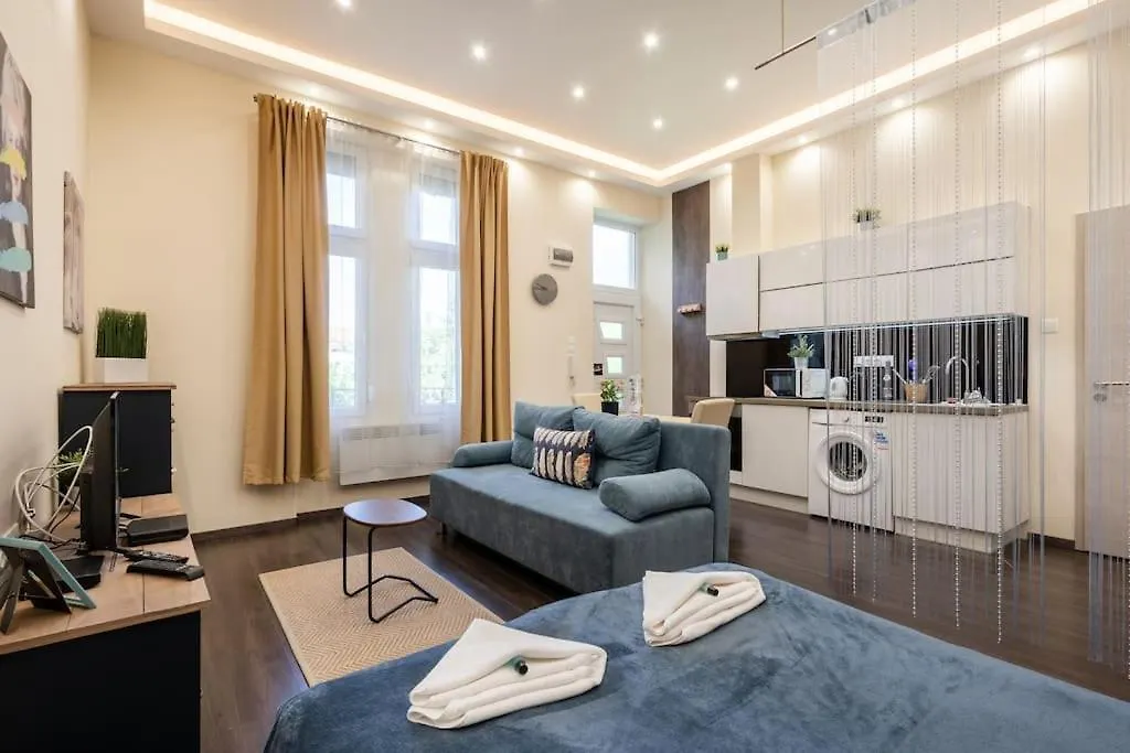 Zippy Home Of Harmony Budapest 0*,